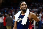 天神下凡 闪耀全场！米切尔2罚1中下半场爆砍39分平NBA历史纪录！