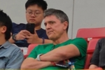 U23国足主帅安东尼奥现身浦东足球场，观战海港对阵津门虎的比赛