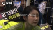 韩国美女明星彩妍化身门神用脸挡球，甚至亲自操刀点球上演绝杀！