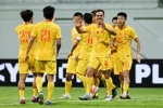 沪媒：国足换人后表现让球迷不满，长时间被新加坡队压制和围攻